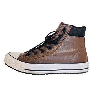 Converse Brown color M size 6-W size 8